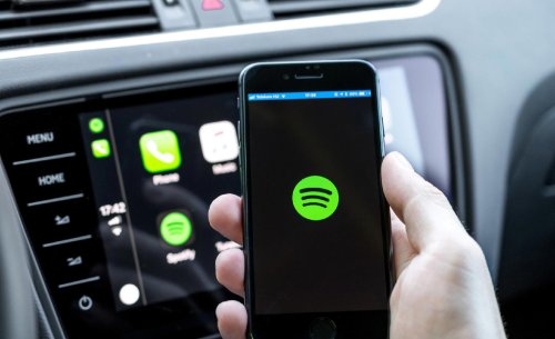 Escuchar el nuevo disco de tu cantante favorito en el coche te pone en riesgo
