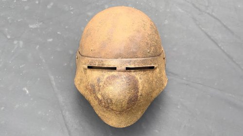 Ford | This WW1 helmet designed by Ford looks like something out of a medieval horror story