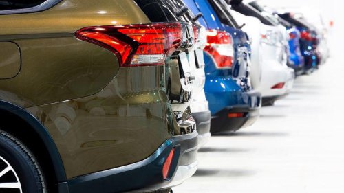 Cada vez es más difícil distinguir un coche de otro, y la culpa no es solo de los fabricantes