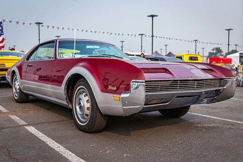 25 classic 1960s cars that defined an era—and which still hold up