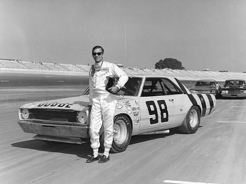 25 classic 1960s cars that defined an era—and which still hold up