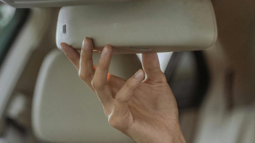 10 things to always check before driving your car &amp; 10 easy maintenance tips