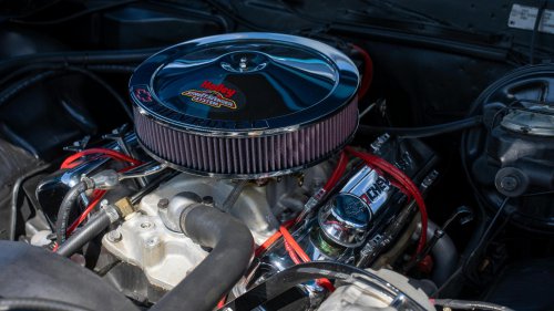 10 things to always check before driving your car &amp; 10 easy maintenance tips