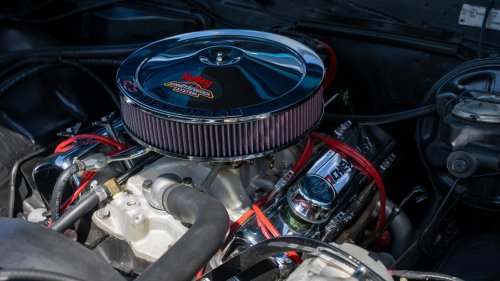 10 things to always check before driving your car &amp; 10 easy maintenance tips
