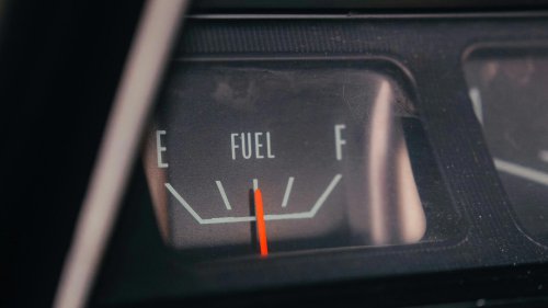 10 things to always check before driving your car &amp; 10 easy maintenance tips