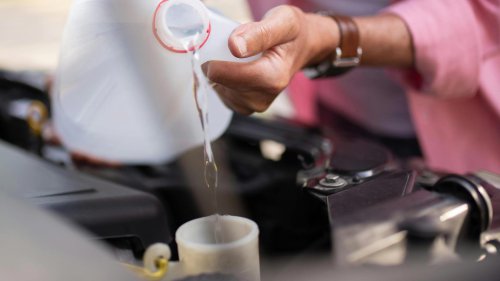 10 things to always check before driving your car &amp; 10 easy maintenance tips