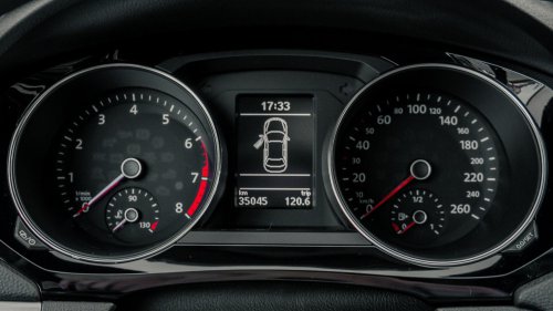 10 things to always check before driving your car &amp; 10 easy maintenance tips