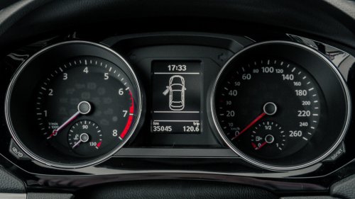 10 things to always check before driving your car &amp; 10 easy maintenance tips