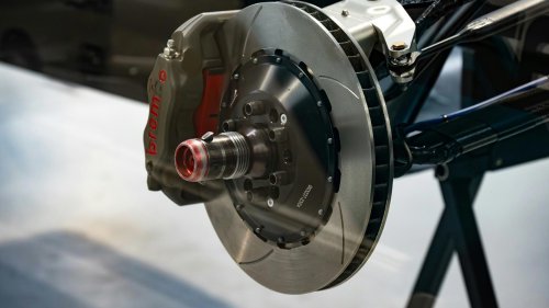 10 things to always check before driving your car &amp; 10 easy maintenance tips