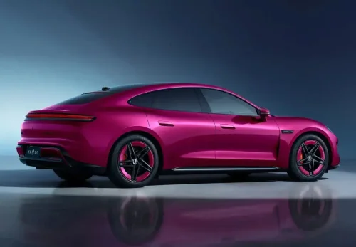 El nuevo coche de Huawei cae en la copia descarada: es un calco de un eléctrico alemán