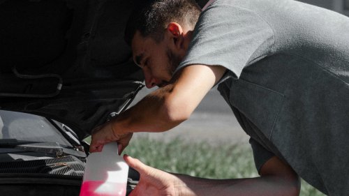 10 things to always check before driving your car &amp; 10 easy maintenance tips