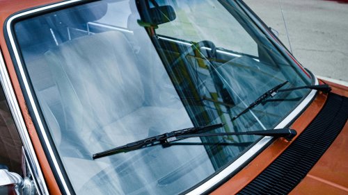 10 things to always check before driving your car &amp; 10 easy maintenance tips