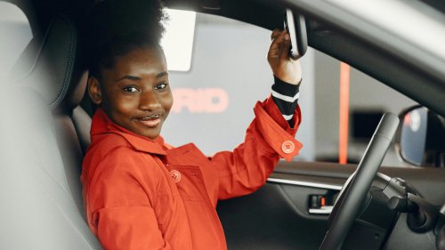 10 things to always check before driving your car &amp; 10 easy maintenance tips