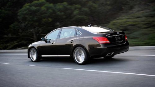 The V8 Hyundai Equus luxury sedan thought it could play with the Mercedes S-Class