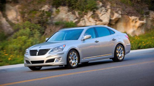 The V8 Hyundai Equus luxury sedan thought it could play with the Mercedes S-Class