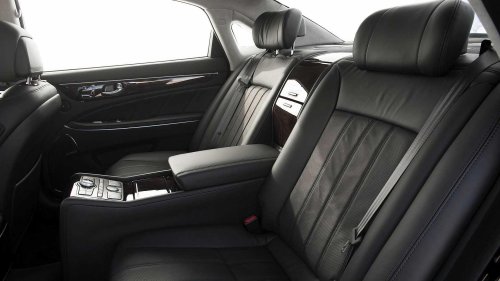 Hyundai, Mercedes, The V8 Hyundai Equus luxury sedan thought it could play with the Mercedes S-Class