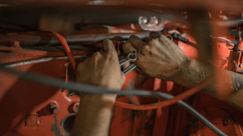 20 things car mechanics immediately notice about you