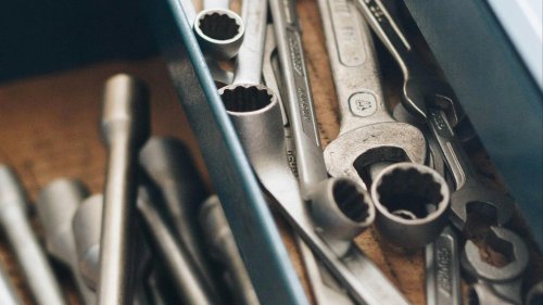 20 things car mechanics immediately notice about you