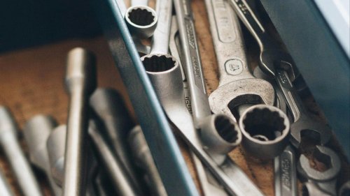 20 things car mechanics immediately notice about you