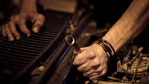 20 things car mechanics immediately notice about you