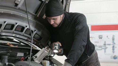 20 things car mechanics immediately notice about you
