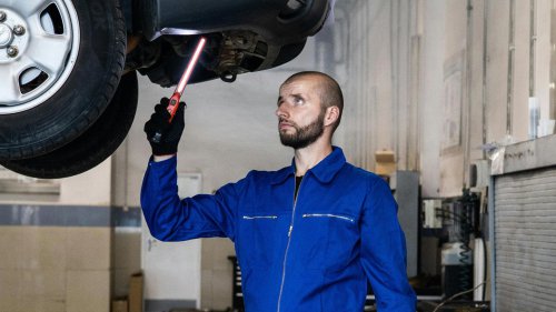 20 things car mechanics immediately notice about you