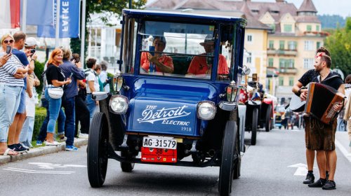 The first practical electric car built looked like a giant baby carriage