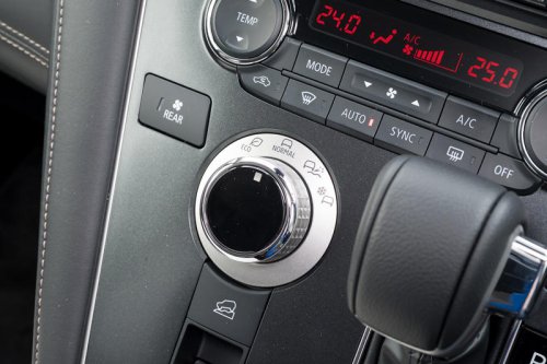 三菱デリカD：5 P（4WD/8AT）【試乗記】