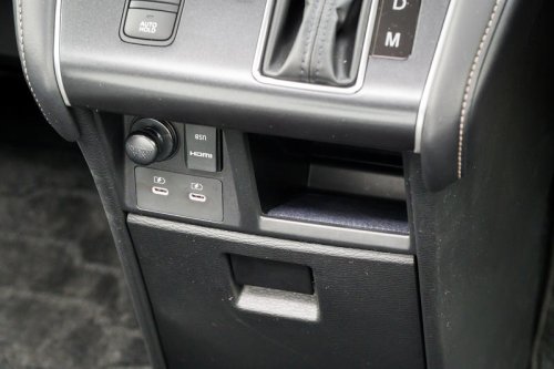 三菱デリカD：5 P（4WD/8AT）【試乗記】