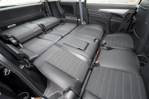 三菱デリカD：5 P（4WD/8AT）【試乗記】