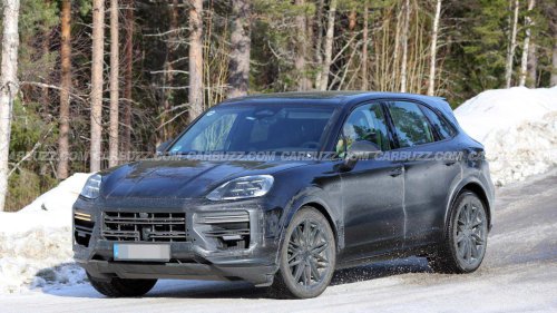 Porsche Cayenne prototype spied hiding the smallest facelift possible