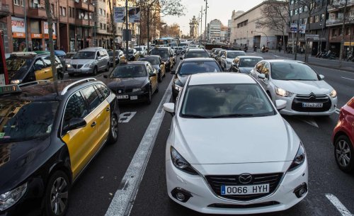 El mapa de los atascos: las ciudades de España y Europa que más tiempo de vida quitaron a los conductores durante 2025