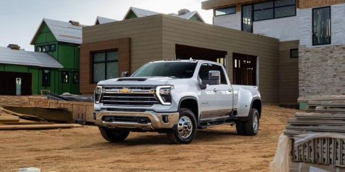 GM, GM recalls HD trucks that can't stop running out of fuel