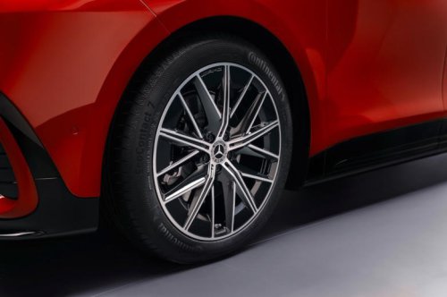 2027 Mercedes-Benz VLE finally brings the luxury van to America with 31-inch rear screen, remote-control seats