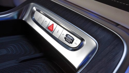 Inside the 2028 Mercedes-Benz VLE-Class: A luxurious, tech-centric interior (photos)