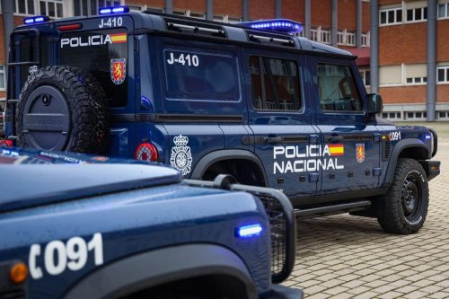 Land Rover, Rover, La Policía compra 10 Ineos Grenadier, el todoterreno que planta cara al Land Rover Defender