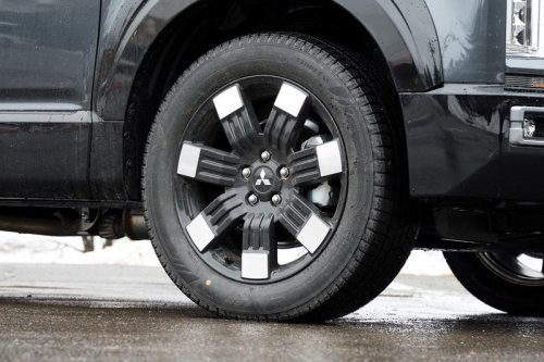 三菱デリカD：5 P（4WD/8AT）【試乗記】