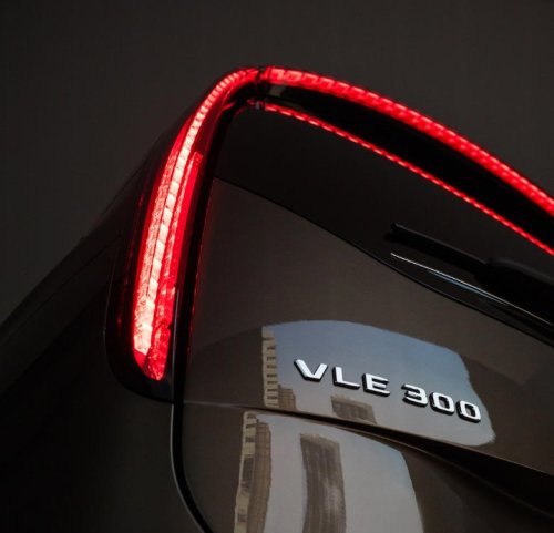 2027 Mercedes-Benz VLE finally brings the luxury van to America with 31-inch rear screen, remote-control seats