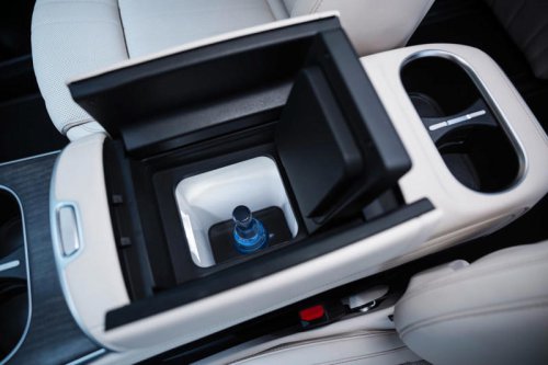 Inside the 2028 Mercedes-Benz VLE-Class: A luxurious, tech-centric interior (photos)