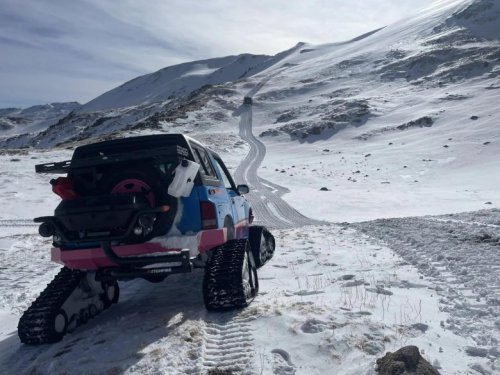 Tank track Geo Tracker will climb any mountain and look cute as heck doing it