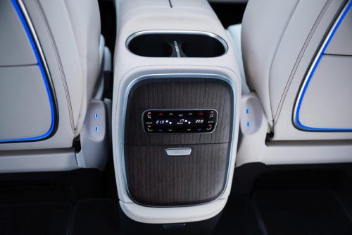 Inside the 2028 Mercedes-Benz VLE-Class: A luxurious, tech-centric interior (photos)