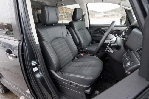 三菱デリカD：5 P（4WD/8AT）【試乗記】