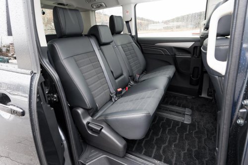 三菱デリカD：5 P（4WD/8AT）【試乗記】