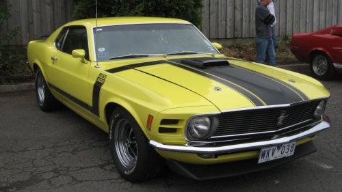7 classic V8 cars that still sound better than modern exhaust systems