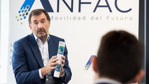 El director general de ANFAC retrata las carreteras en España: "Casi un tercio de nuestros vehículos superan los 20 años de antigüedad"