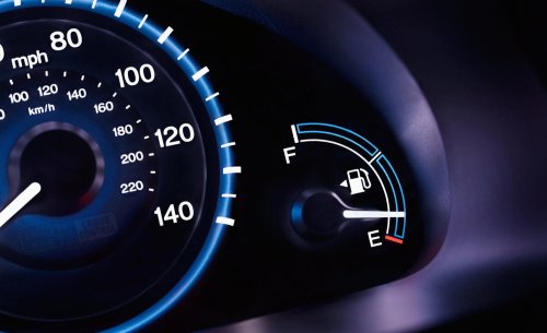 El día que un ingeniero de Ford se equivocó de lado y cambió la historia con una flecha, la brillante solución nacida bajo la lluvia