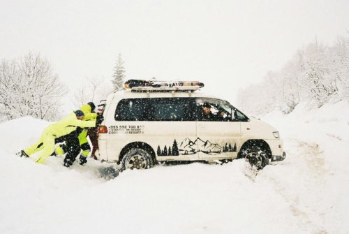 It took me less than 5 minutes to get 3 cars out of deep snow. Here's how to do it