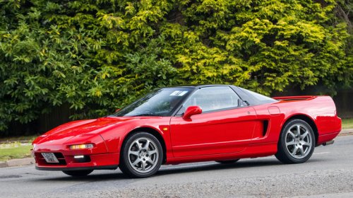 5 manual transmission cars that can out-accelerate their automatic siblings