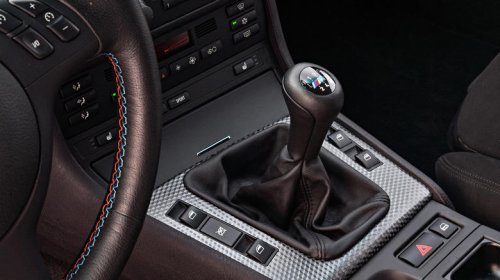 5 manual transmission cars that can out-accelerate their automatic siblings