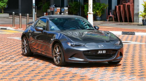 5 manual transmission cars that can out-accelerate their automatic siblings